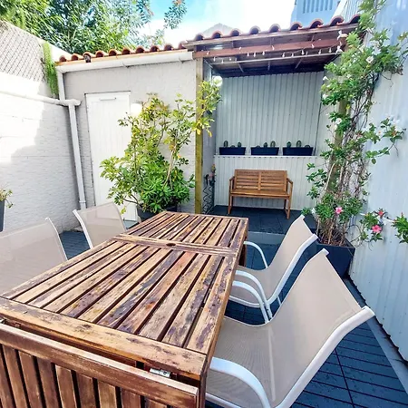 Bluetile Sol アパート ポルト